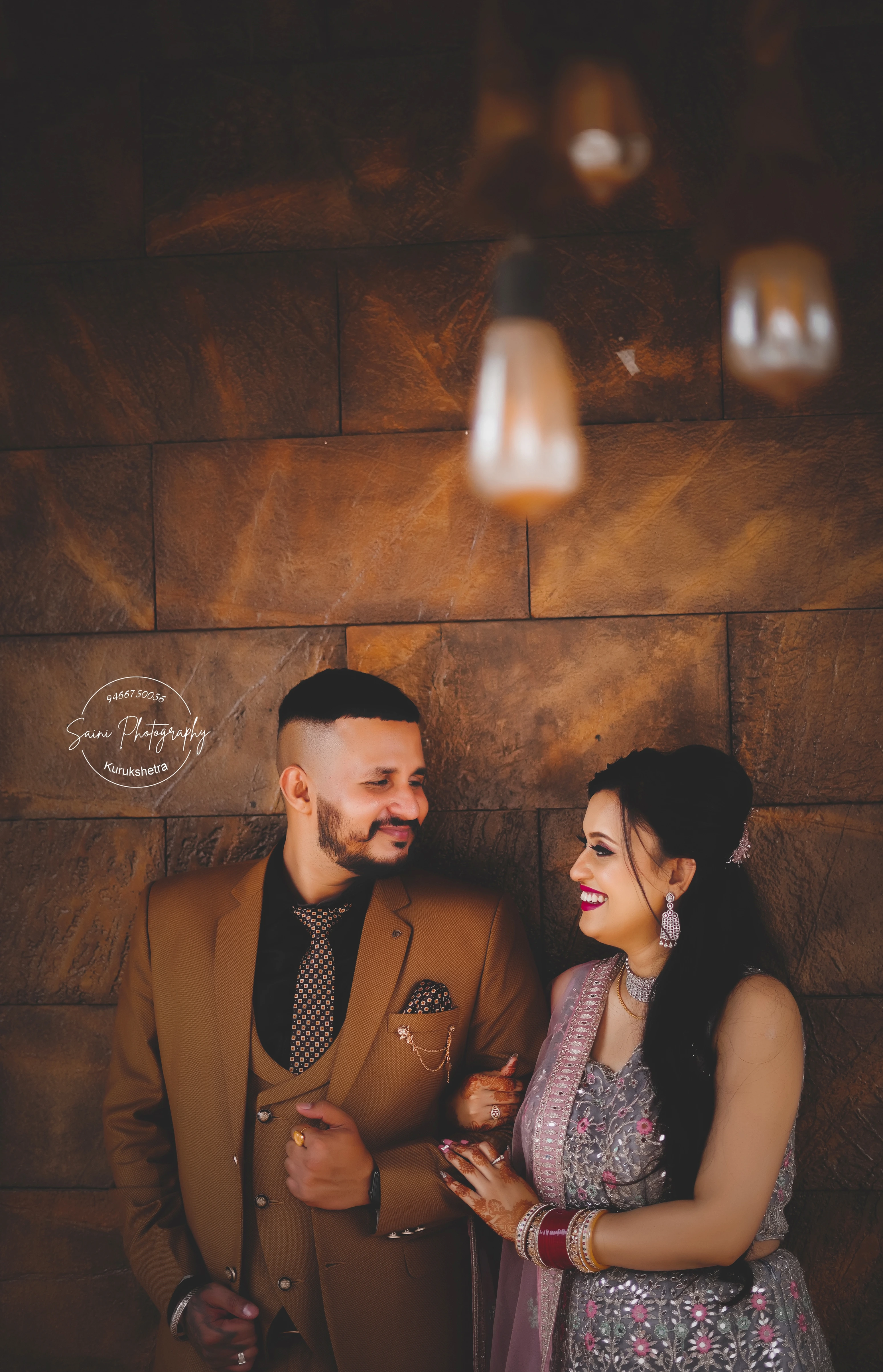 Latest Engagement Poses Ideas & Tips For Couples